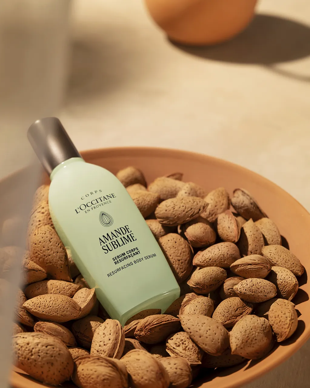 S&eacute;rum Corporal Renovador Amande Sublime, , large